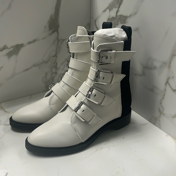 New with tags. Dolce vita off white Gavin boot with black back - Picture 1 of 6